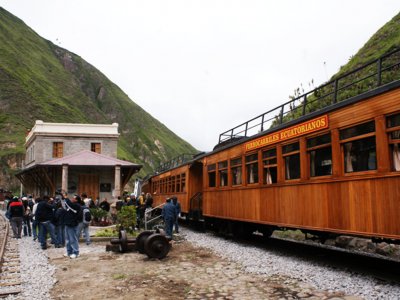 Alausi Railway Station