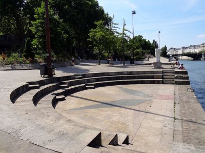 Tino-Rossi Garden in Paris